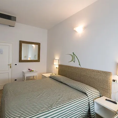Otel Pinamar 3*